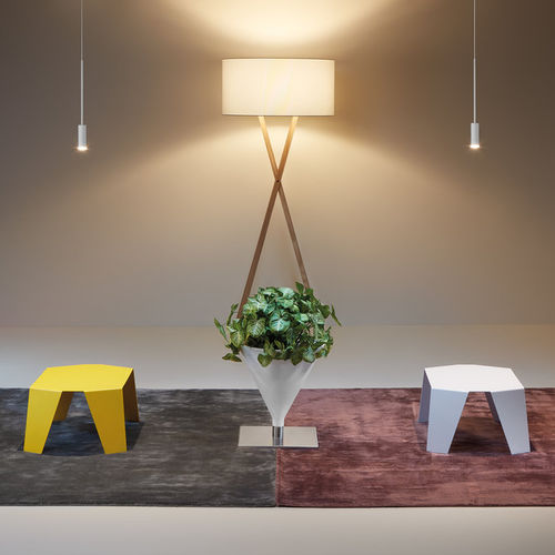 Tavolino basso contemporaneo - SAPPORO - Made Design Barcelona - in ferro / con supporto in ferro / per uso residenziale