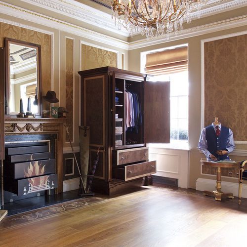 Armadio classico - MR MITCHELL’S MAYFAIR TOWNHOUSE - Clive Christian - in rovere / in noce americano / in pelle