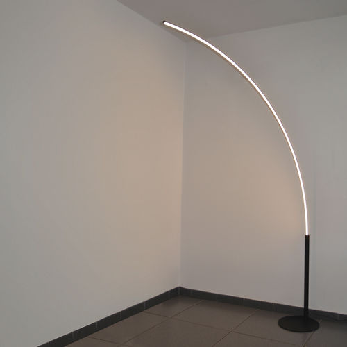 Lampada da terra - VIRGOLA 3535 - Egoluce - in alluminio / in policarbonato / contemporanea