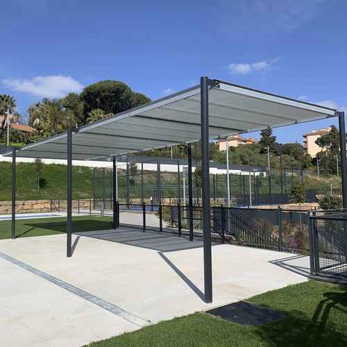Pergola montata in superficie - Habana - URBADIS Microarquitectura - in acciaio galvanizzato / bioclimatica / per spazi pubblici