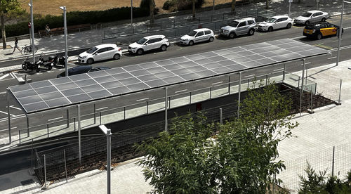 Pergola montata in superficie - Habana - URBADIS Microarquitectura - in acciaio galvanizzato / con copertura in legno / fotovoltaica