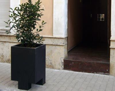 Fioriera in metallo - AJC - URBADIS Microarquitectura - quadrata / contemporanea / per spazi pubblici