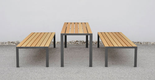 Set tavolo e sedia contemporaneo - MIRAMONDO : LA STRADA  - Pro Urba - Aqua Pro Urba - in legno / in metallo / per spazio pubblico