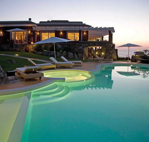 Piscina su misura - Tropea - Piscine Acquaform - bordo integrato / da esterno / interrata