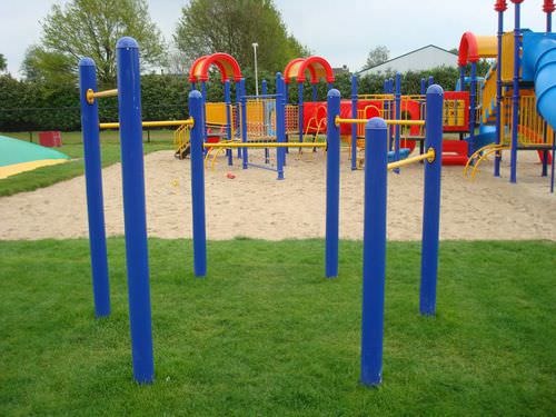 Barra di trazione tripla - MK-118-01 - Novum 4 Kids - in metallo / da esterno / per parco giochi
