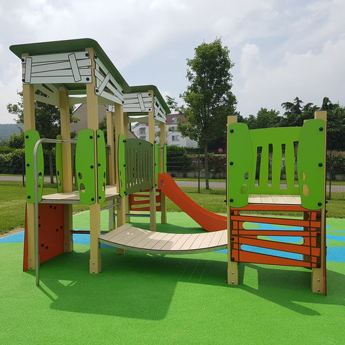 Struttura ludica per parco giochi - BIBOU : MA CABANE 3 TOURS - Transalp - per enti locali / in legno / in acciaio inossidabile