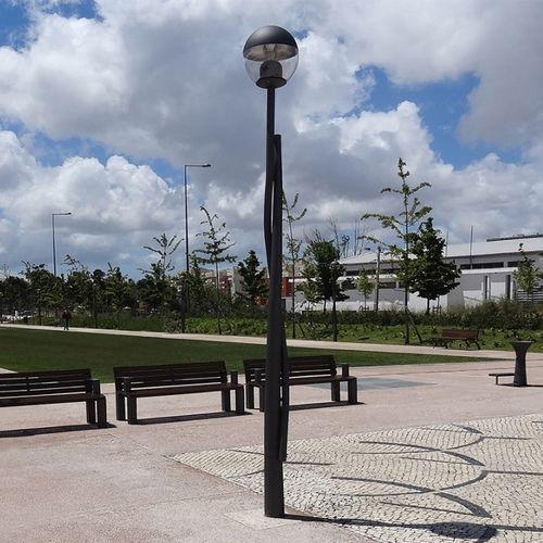 Lampione urbano - ALTA - LARUS DESIGN - contemporaneo / in alluminio / in ghisa di alluminio