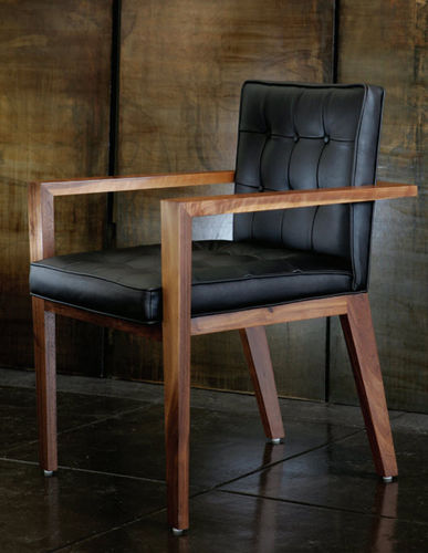 Sedia contemporanea - MADRID - VIOSKI - in pelle / con supporto in legno / per uso residenziale