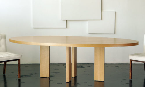 Tavolo da pranzo contemporaneo - ALEX - VIOSKI - in rovere bianco / ovale / per uso residenziale