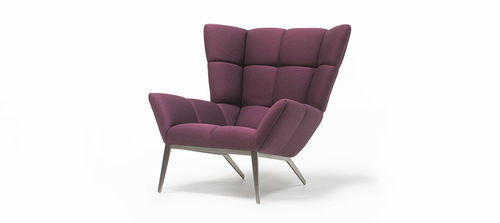 Poltrona contemporanea - TUULLA - VIOSKI - in tessuto / a orecchioni
