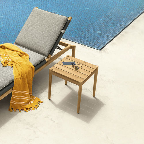 Tavolo d'appoggio contemporaneo - DOLCEVITA  - TALENTI - in teak / con supporto in teak / quadrato