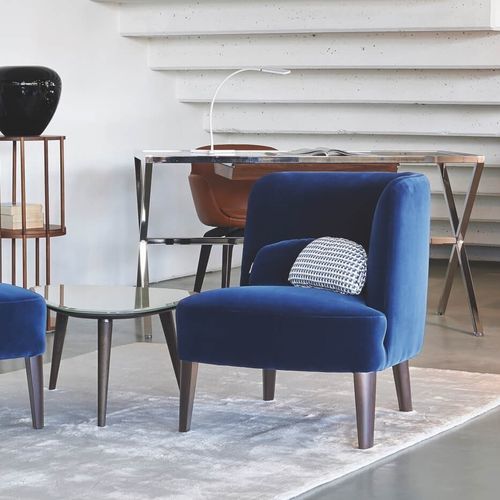 Poltrona contemporanea - FOLIE - Mazzoli Design - in pelle / in schiuma di poliuretano / in legno massiccio