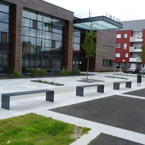 Panca per spazi pubblici contemporanea - BLOC  - Factory Street Furniture - in acciaio inossidabile / in acciaio galvanizzato / con schienale