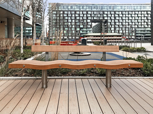 Panca per spazi pubblici contemporanea - SERPENTINE - Factory Street Furniture - in legno / in acciaio inossidabile / in granito