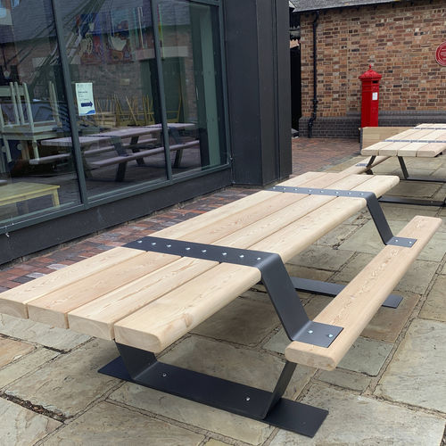 Tavolo da picnic contemporaneo - NORTH - Factory Street Furniture - in legno di latifoglie / in picea / con supporto in acciaio galvanizzato