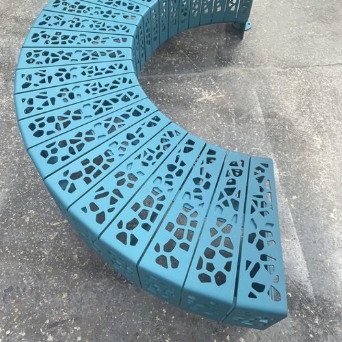 Panca per spazi pubblici design biofilico - OSSO Radial - Factory Street Furniture - in acciaio galvanizzato / in acciaio con rivestimento a polvere / in acciaio verniciato