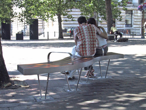 Panca per spazi pubblici contemporanea - GUILDHALL SQUARE, PORTSMOUTH - Factory Street Furniture - in legno / in acciaio inossidabile / con schienale