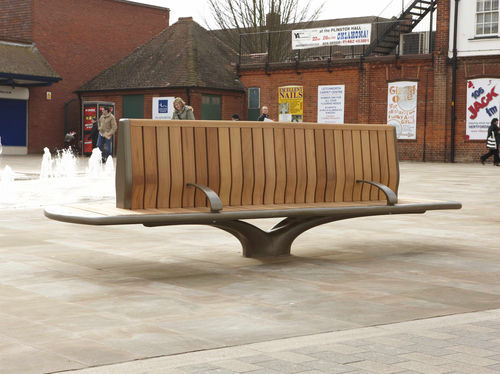 Panca per spazi pubblici contemporanea - LEYS SQUARE, LETCHWORTH GARDEN CITY - Factory Street Furniture - in legno / in ghisa di alluminio / con schienale