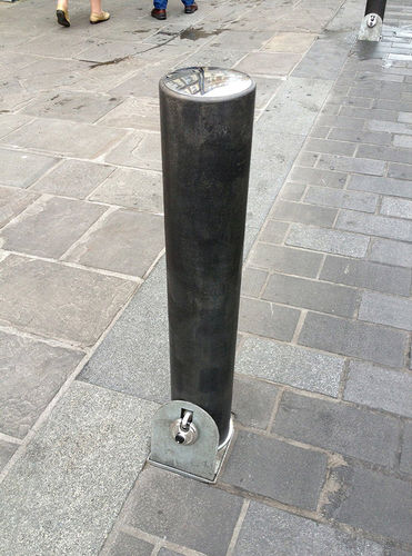 Dissuasore di sicurezza - CITY OF BATH - Factory Street Furniture - amovibile / in metallo / alta