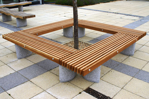Griglia di protezione per alberi in legno - PINEWOOD INFANT SCHOOL, FARNBOROUGH - Factory Street Furniture - con panchina integrata