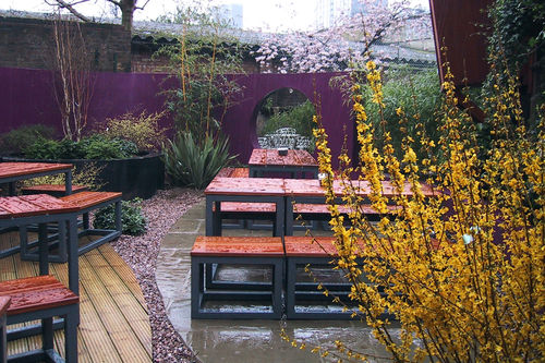 Set tavolo e panca contemporaneo - SHEPHERD’S BUSH, LONDON - Factory Street Furniture - in acciaio / in legno / da esterno