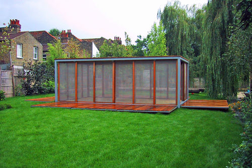 Veranda autoportante - ‘REVEAL-CONCEAL’, BBC  - Factory Street Furniture - in acciaio inossidabile / in legno