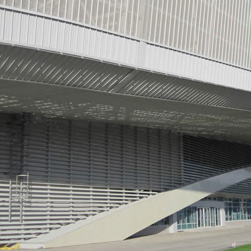 Frangisole in alluminio - ADLER ICE SCATING ARENA  - Arconic Architectural Products SAS, Merxheim/Frank - per facciata / verticale / orizzontale