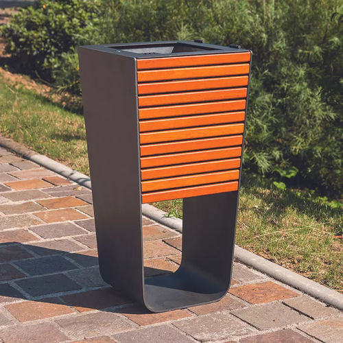 Portarifiuti pubblico - KARMA - Concept Urbain - in lamiera d'acciaio / in legno esotico / con portacenere integrato
