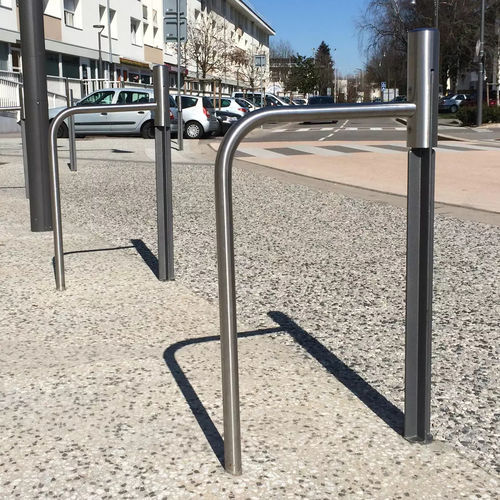 Rastrelliera per biciclette a pavimento - ÉVÉOLE - Concept Urbain - per spazi pubblici / per parcheggio / in ghisa