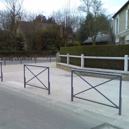 Barriera di protezione - BASIC 2 - Concept Urbain - fissa / in acciaio / in alluminio laccato