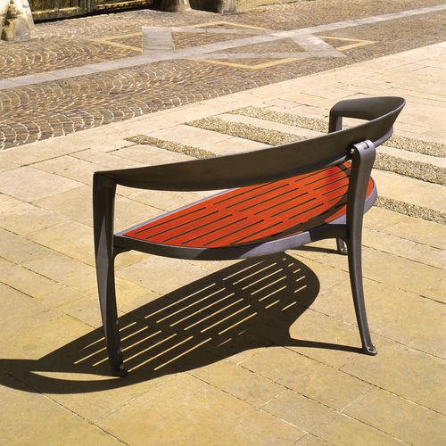 Panca per spazi pubblici contemporanea - NASTRA - Concept Urbain - in legno / in ghisa / in laminato