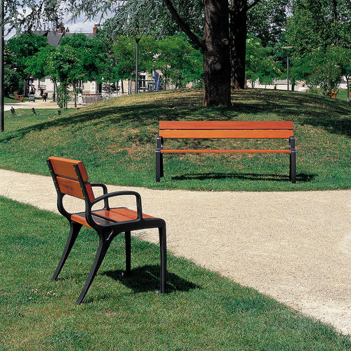 Sedia da giardino contemporanea - BASIC - Concept Urbain - urbana / in legno esotico / con supporto in ghisa