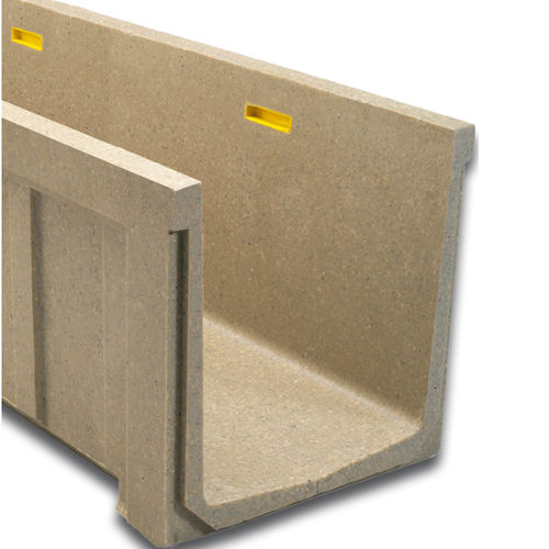Canaletta con griglie - U250 - ULMA - ARCHITECTURAL SOLUTIONS - a fessura / in calcestruzzo a polimeri / griglia in acciaio galvanizzato