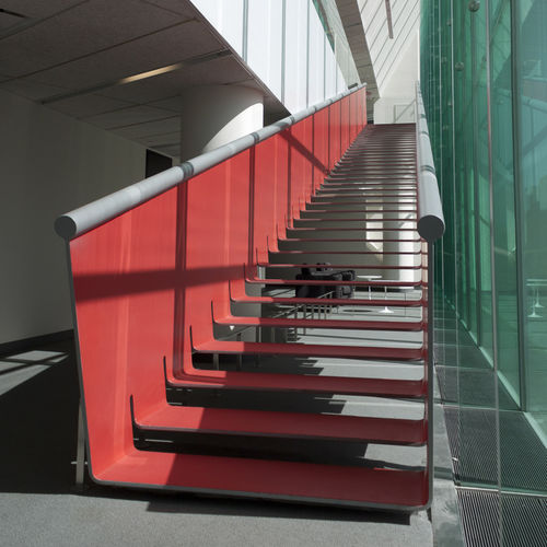 Scala dritta - JUILLIARD STAIRS - A. Zahner - con gradini in metallo / con struttura in metallo / per edificio ad uso pubblico