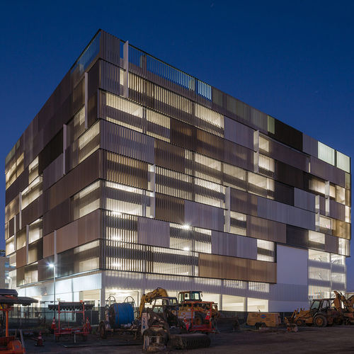 Frangisole in alluminio - UCSF PARKING STRUCTURE - A. Zahner - per facciata / verticale / orientabile