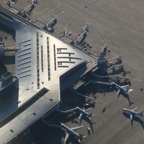 Copertura piana - DFW AIRPORT - A. Zahner - in acciaio inossidabile / aspetto metallo / ondulata