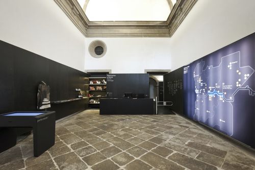 Paramento in legno - SERRA DO PILAR MONASTERY - Valchromat - indoor