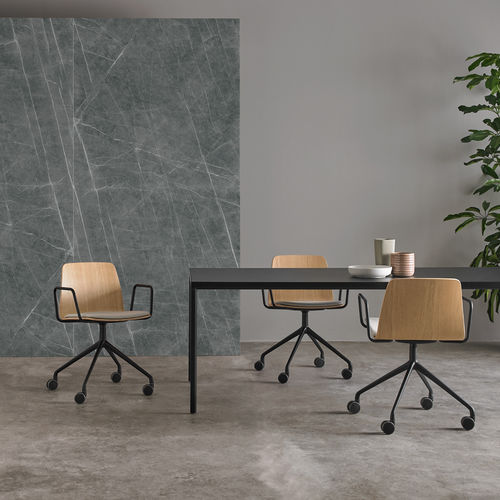 Sedia operativa in rovere bianco - VARYA WOOD - INCLASS - in noce / in faggio / con rotelle