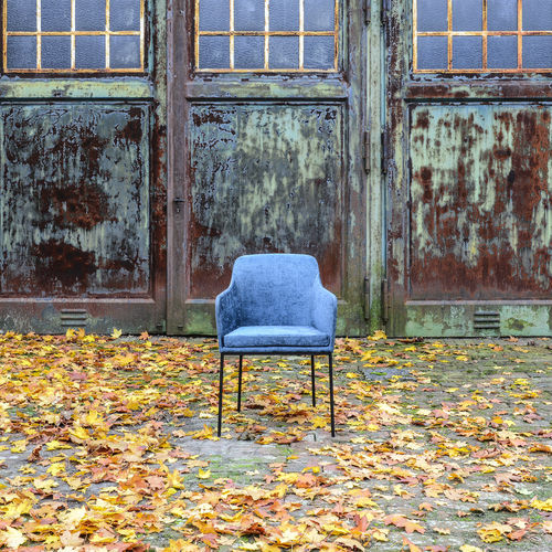 Sedia visitatore contemporanea - YOUMA - KFF - da interno / in tessuto / in pelle