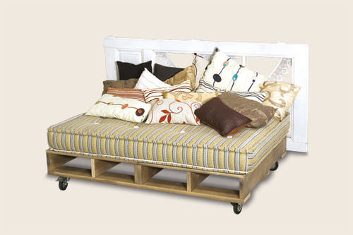 Letto matrimoniale - sensi-scandia.com - contemporaneo / con rotelle / in legno