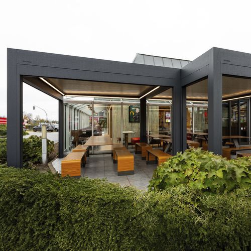 Pergola addossata - B910 - Brustor - autoportante / in alluminio / con tetto in pannelli sandwich
