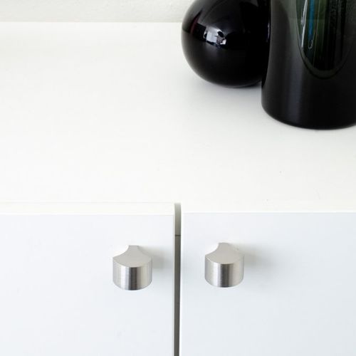 Pomello per mobile contemporaneo - FEATHER 28 - B&B Sweden, Bäccman & Berglund Sweden - in acciaio inossidabile spazzolato