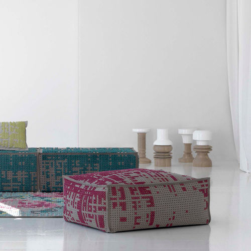 Ottomana contemporanea - CANEVAS - GAN RUGS - in lana / in feltro / quadrata
