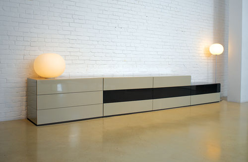 Cassettone contemporaneo - BRIX - BENSEN - in legno laccato / modulare / 3 cassetti