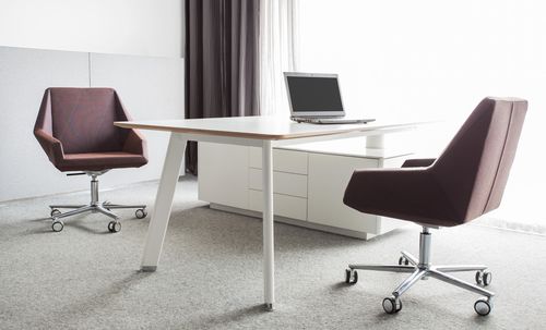 Sedia da ufficio contemporanea - PRISM - NOTI - in tessuto / in legno / con supporto in alluminio