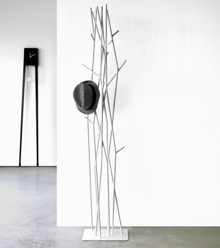 Appendiabiti da terra - LATVA - COVO - a muro / contemporaneo / in acciaio con rivestimento a polvere