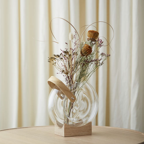 Vaso contemporaneo - HANDLE - Mater Design - in vetro soffiato / in vetro borosilicato / in rovere