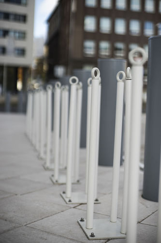 Rastrelliera per biciclette a pavimento - Grazz Bike Rack - Keha3  - con sistema di sicurezza / design originale / per parco giochi