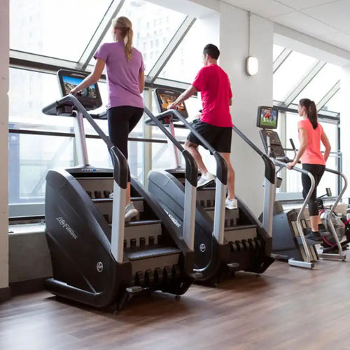 Stepper contract - PowerMill - Life Fitness