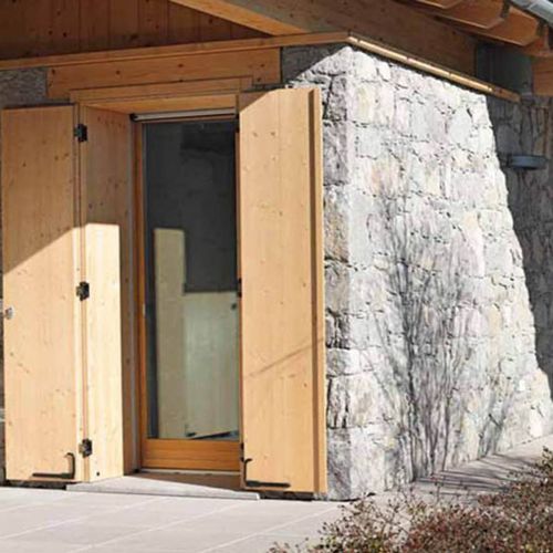 Persiana battente - MONOBLOCK - isamserramenti - in legno / per finestra / per porta